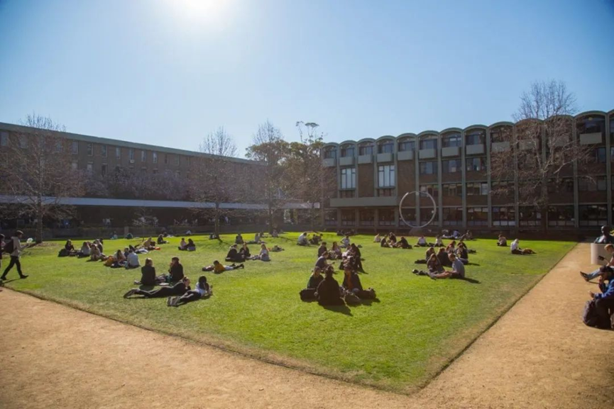 新南威尔士大学